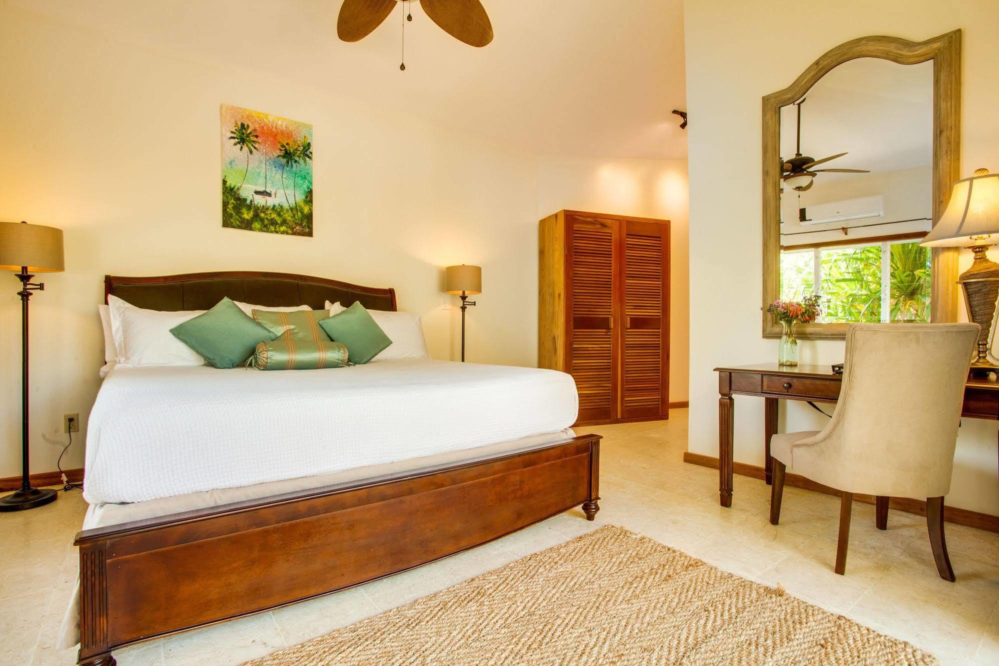 Hatchet Caye Island Resort (Adults Only) Placencia エクステリア 写真