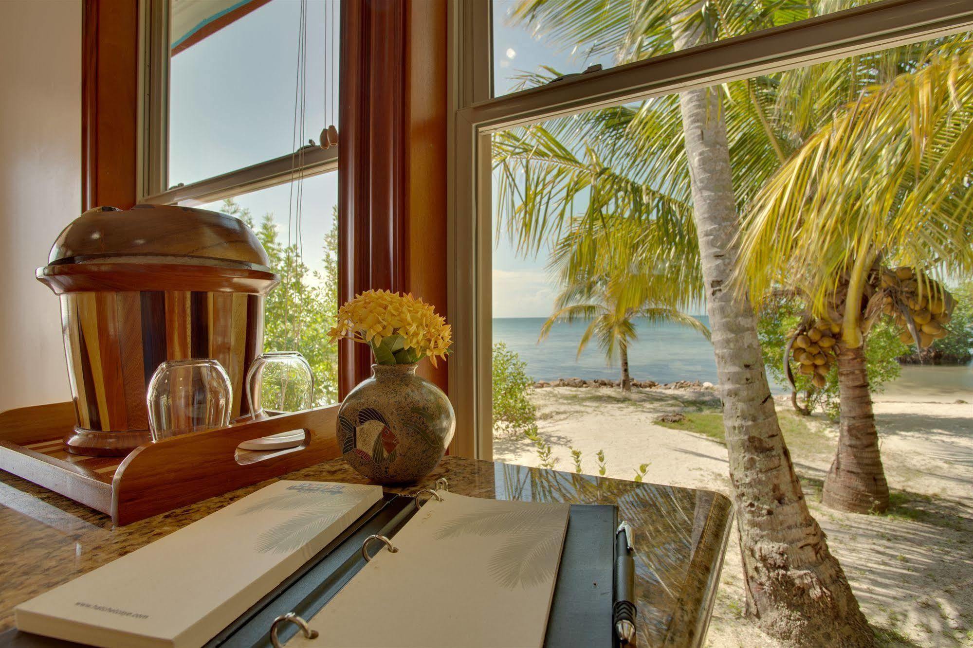 Hatchet Caye Island Resort (Adults Only) Placencia エクステリア 写真